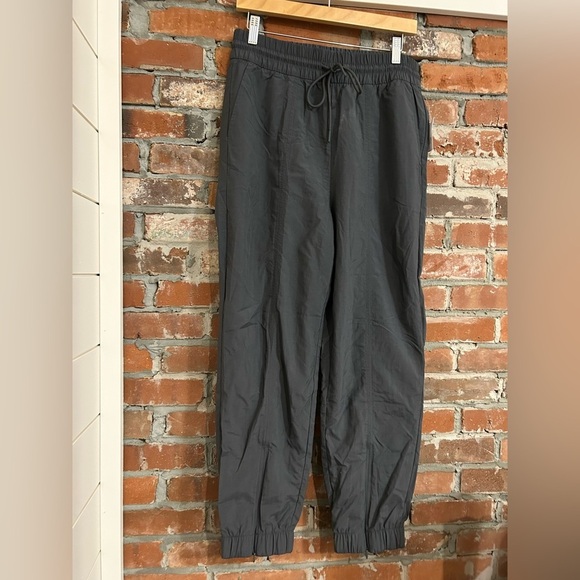 Gap Fit Crinkle Nylon Jogger Size M - Picture 5 of 13